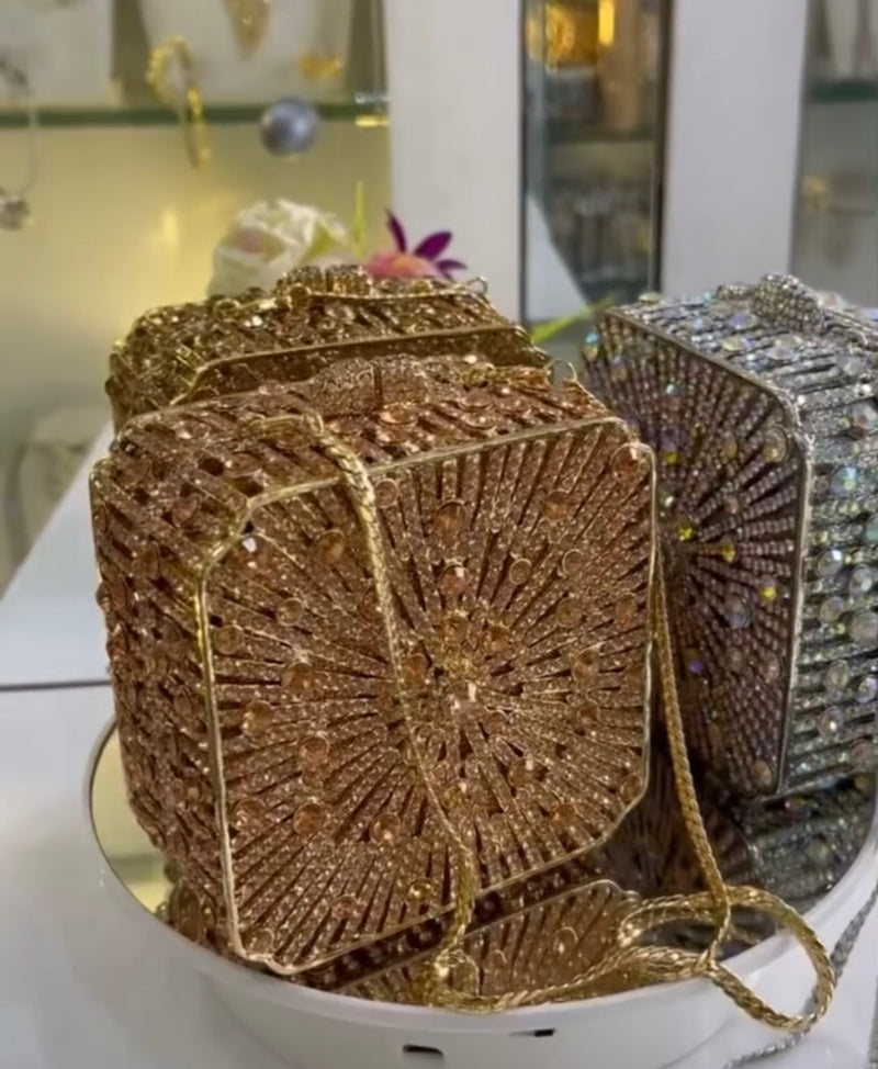 Roman Clutch